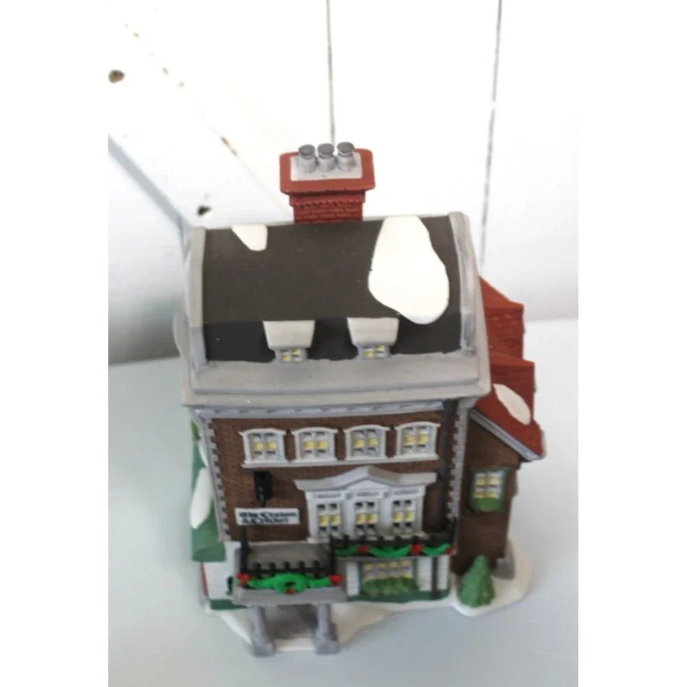 Department 56 Crown &Cricket Inn 1992 Dickens Village Series Heritage Collection